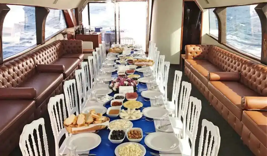 YACHT ROYAL İSTANBUL
